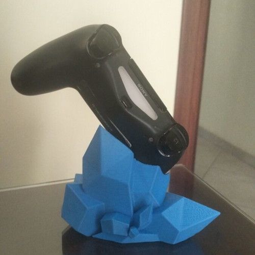 3D printed DualShock 4 stand with crystal theme
