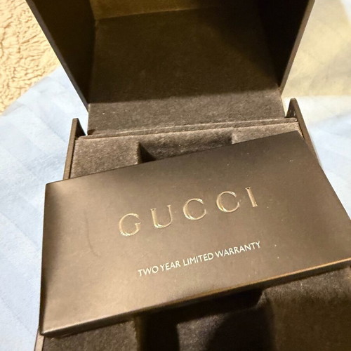 Gucci Twirl women's watch like new, model YA112501, silver