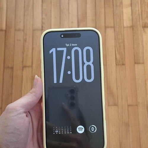 MagSafe Silicone Case for iPhone 16 Pro Max like new, light yellow