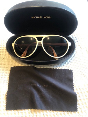 Γυαλιά ηλίου Michael Kors Santa Kruz off white καινούργια με θήκη