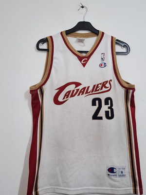 Cavaliers NBA Jersey Champion LeBron James like new, medium