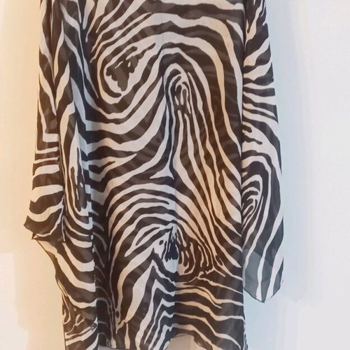 Plus size branded blouse like new, black, XXL