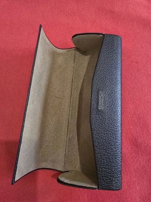 Burberry sunglasses case, black