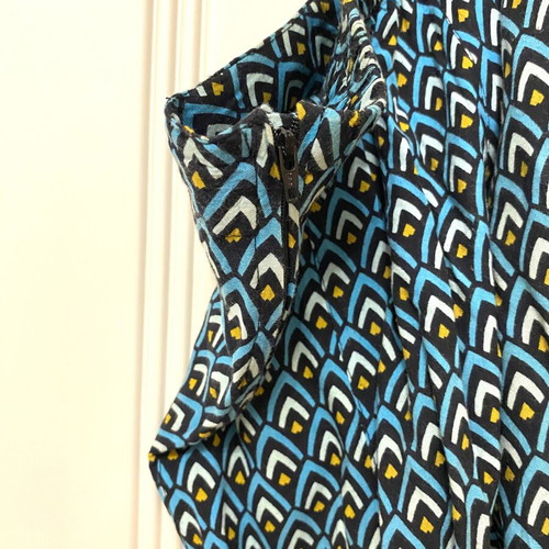 Flowy cropped pants with side zipper, size S, like new, blue and green