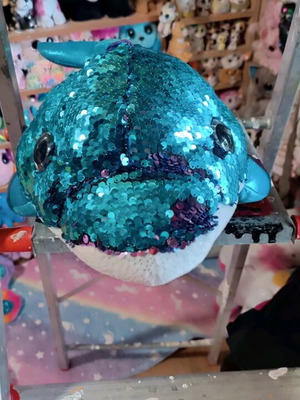 Plush dolphin used, not working