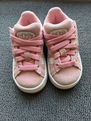 Adidas Campus 00s kids pink sneakers size 23