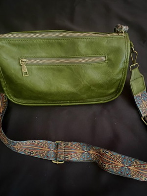 Boho crossbody bag in olive eco leather with adjustable strap