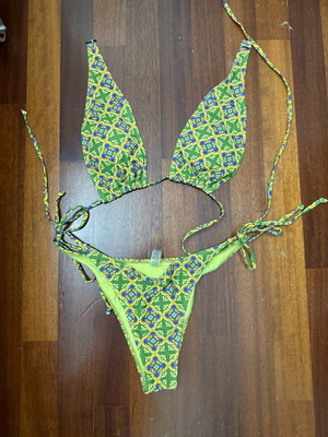 Printed bikini new, size M, multicolor with removable padding