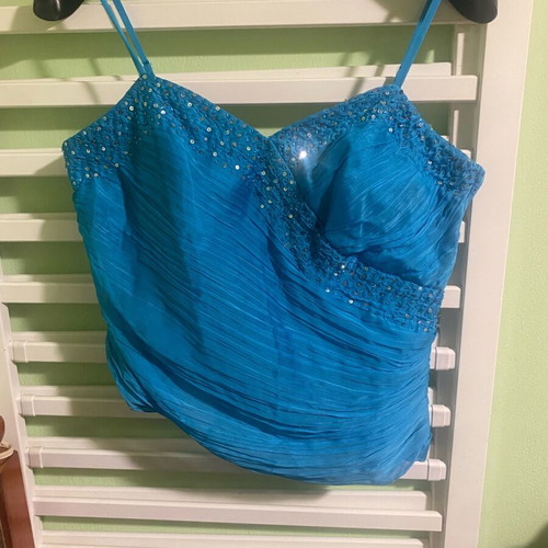Sequin front top like new, blue