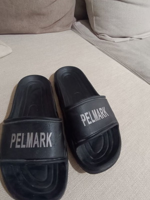 Pelmark kids slippers size 39 used