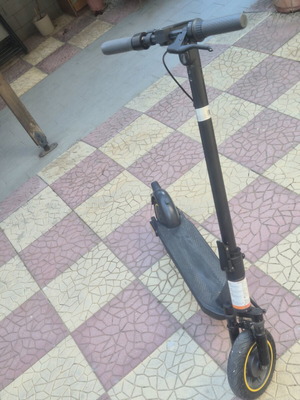 Electric scooter in excellent condition