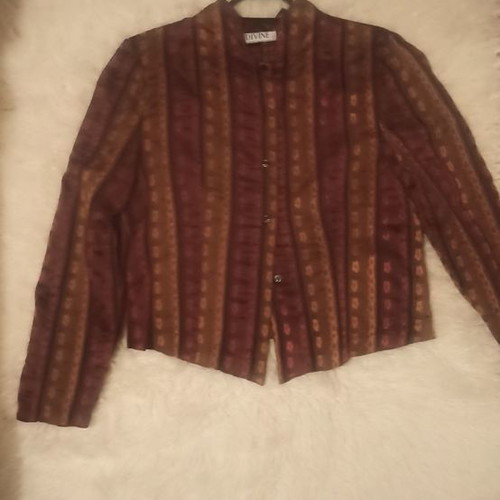 Women's shirt new, size M, burgundy and black