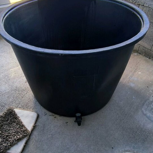 Etolia Grape Crusher Destemmer like new with 1000-liter bin
