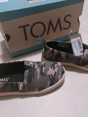 Εσπαντρίγιες Toms καινούργιες, μέγεθος 31.5, μπεζ και πράσινο