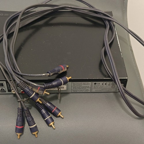 LG DVD Player DP122 used with USB and remote control