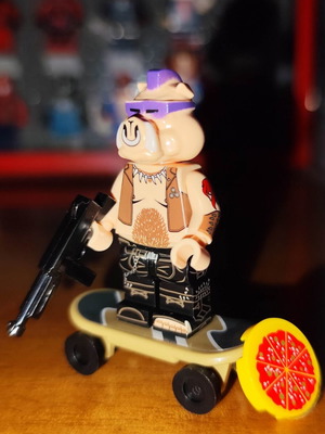 Φιγούρα Bebop σαν καινούργιο με skateboard, πίτσα και smg