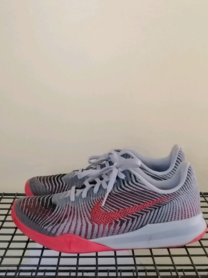 Nike KB mentality ll athletic shoes like new, size 40, orange