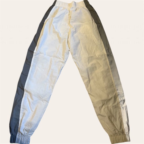 Bershka cargo pants with reflective details new, women's