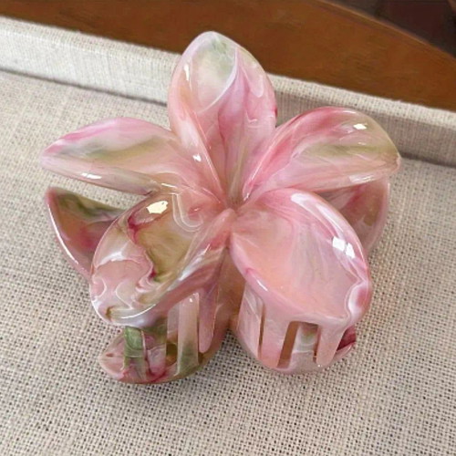 Hair clip new with plastic flowers in three colors