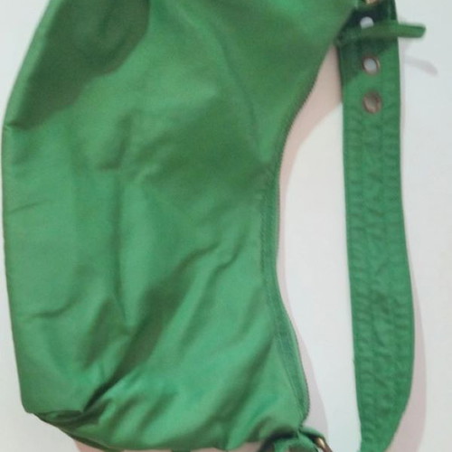 Sisley women's crossbody bag green like new