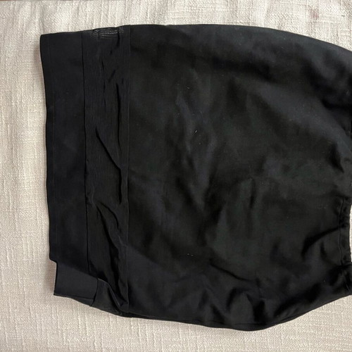 Iso black mini skirt like new with transparency, very elastic