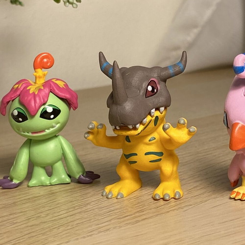 Digimon figures like new, set of 9