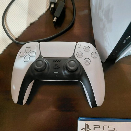 PlayStation 5 Slim Disc Edition with 2 DualSense controllers and Gran Turismo 7 like new