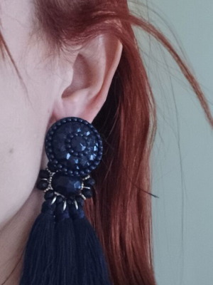 Earrings blue like new, hanging style