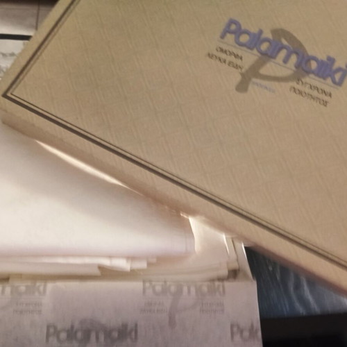 Palamaiki Tablecloth with 11 Napkins like new
