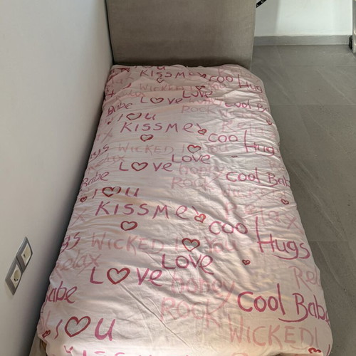 Entos Upholstered Single Bed 90×200 like new