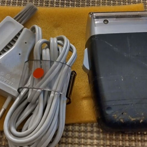 Vintage box with Braun shaver used