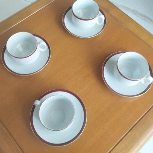 Ionia Bordeaux & Gold set of 4 cups and saucers like new