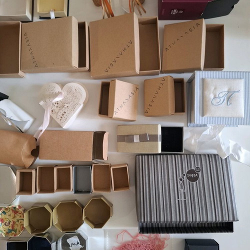 Gift packaging boxes like new