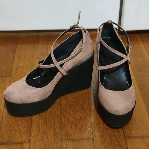 Suede pink platform shoes used with crisscross strap, size 40