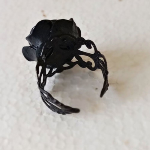 Ring with black rose new