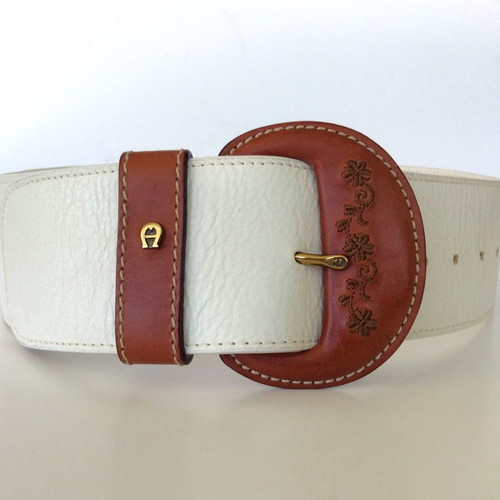 Etienne Aigner white wide belt like new, size 80