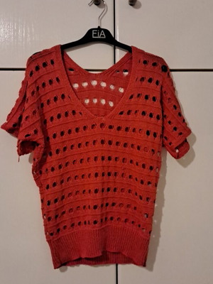 Woolnet Coral Women's Blouse Used, Size L with V-Neck and Wide Sleeves