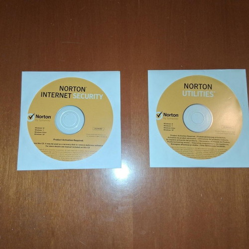 Norton Internet Security and Norton Utilities CD like new, set of 2