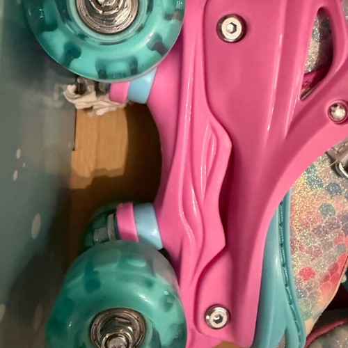 BYOX kids skates adjustable size 30-33 like new with light-up wheels