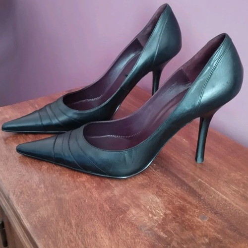 Zara pointed black pumps used, size 39