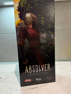Absolver Prospect Mask new, wearable mask with display stand