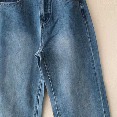 Dazy women's faded blue five-pocket jeans, size M