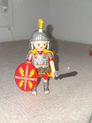 Playmobil φιγούρα Ρωμαίου αξιωματικού με κίτρινο λοφίο