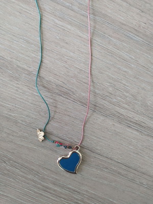 Handmade heart-shaped necklace with blue beads new