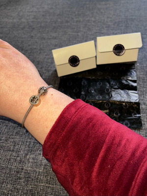 Pandora Charms σαν καινούργια, ασημί, σετ 2 με κουτάκι δώρου