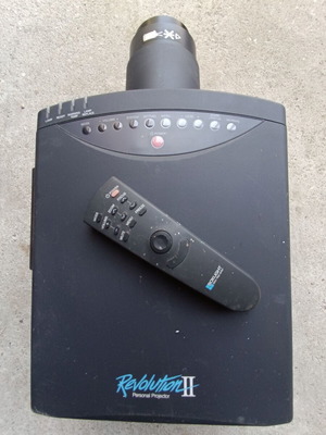 Προτζέκτορας Boxlight Revolution II Personal LCD Model 3600A μεταχειρισμένος