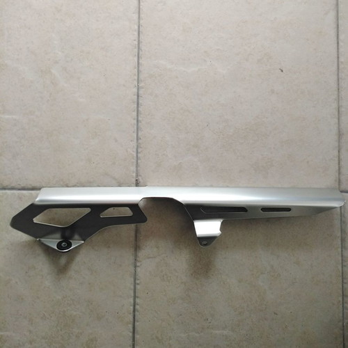 Suzuki GSX 1400 genuine chain guard used