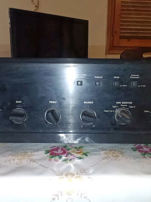 Harman Kardon integrated amplifier like new with 4 speakers and switch