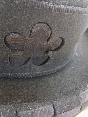 Felt hat 100% wool like new, stylish