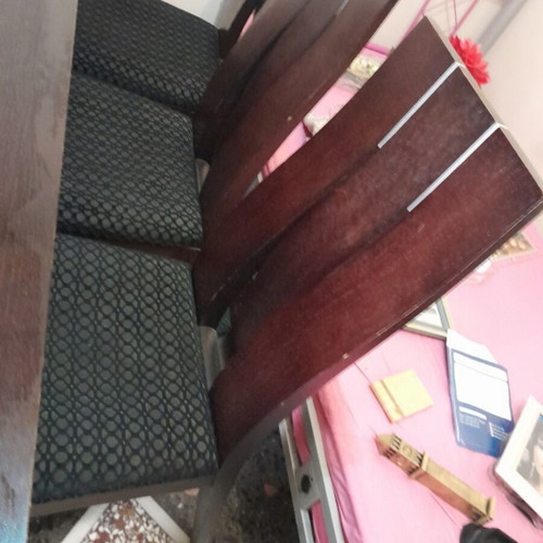 Wooden dining table with chairs like new, extendable 180x100 cm